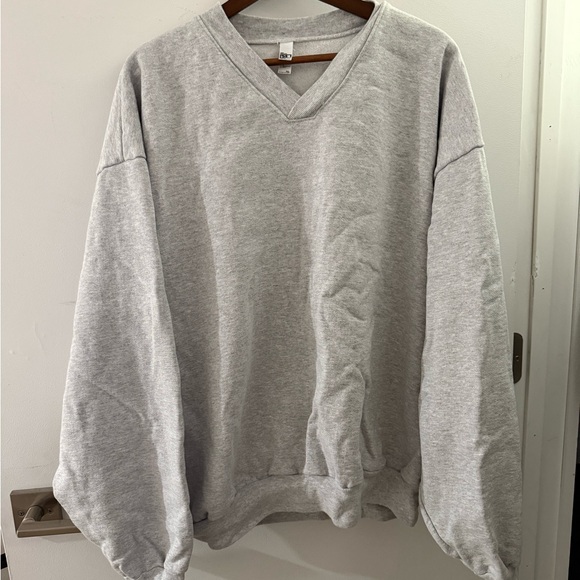 Los Angeles apparel v neck sweatshirt - Picture 1 of 3